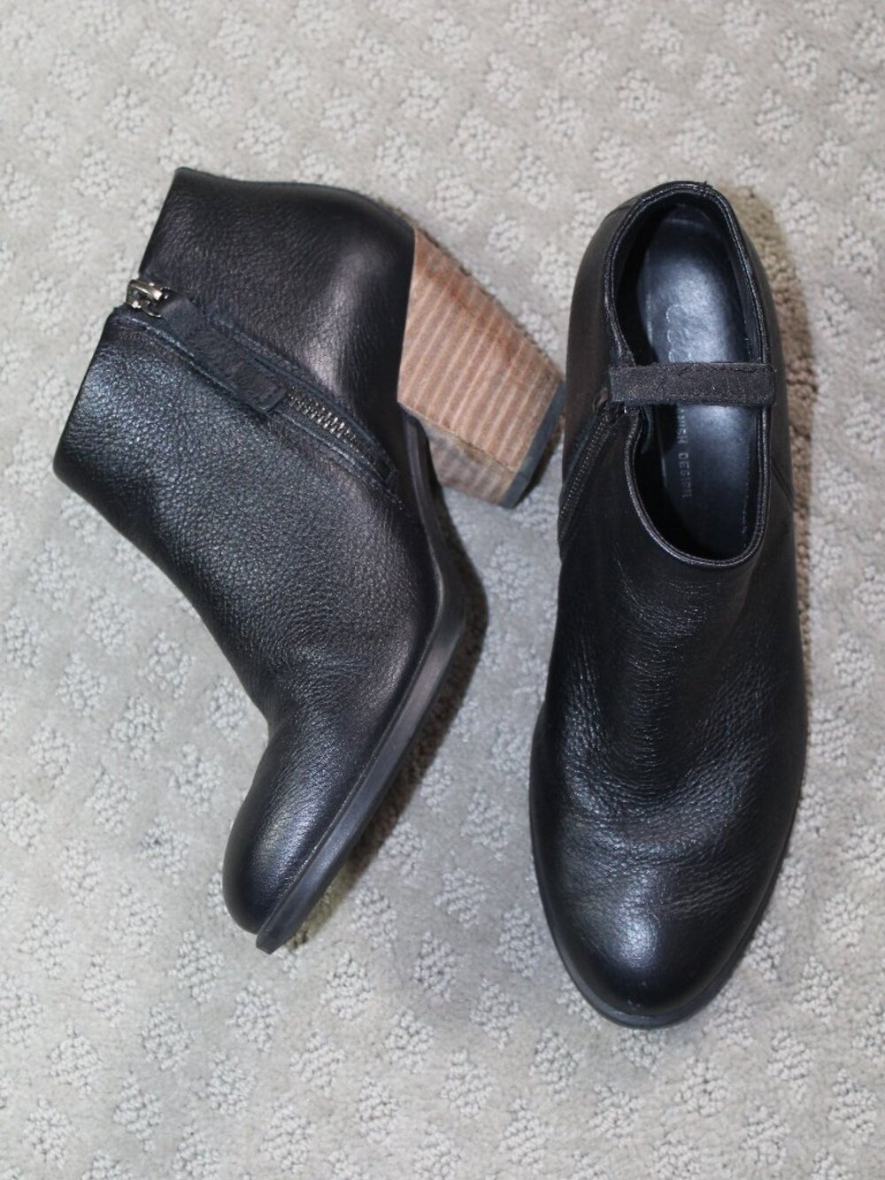 NWOT Ecco Size 37 / 6 -6.5 Black Leather Zip 3" Heeled Booties
